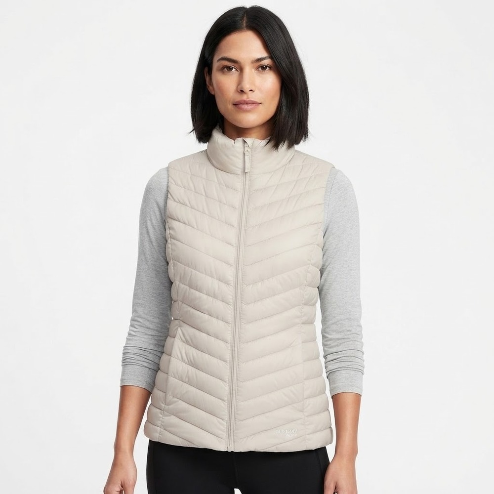 Old Navy Active Cream Puffer Vest XL Tall Water Resistant Quilted Full Zip